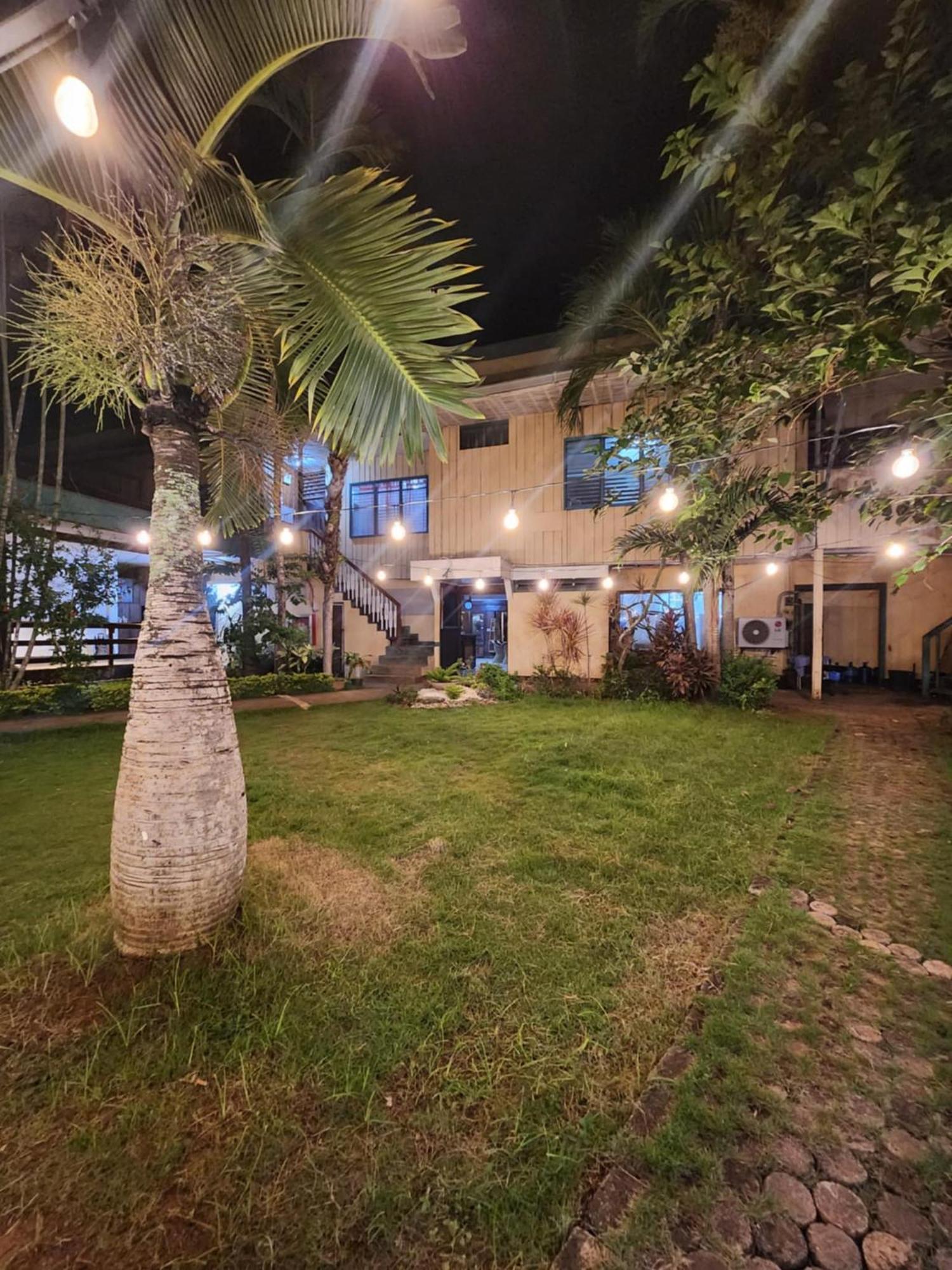 Reef Hostel Puerto Princesa Exterior photo