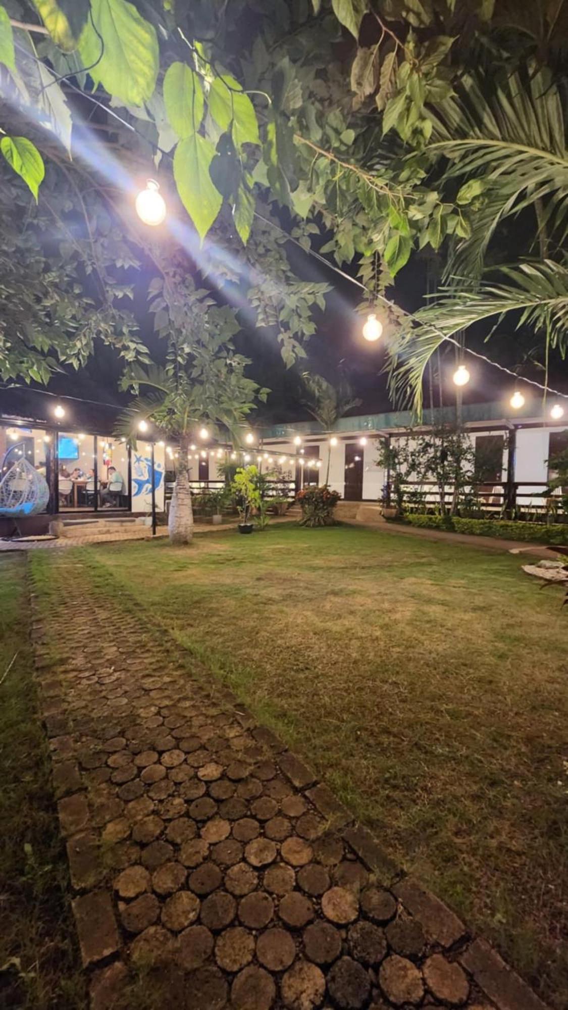 Reef Hostel Puerto Princesa Exterior photo