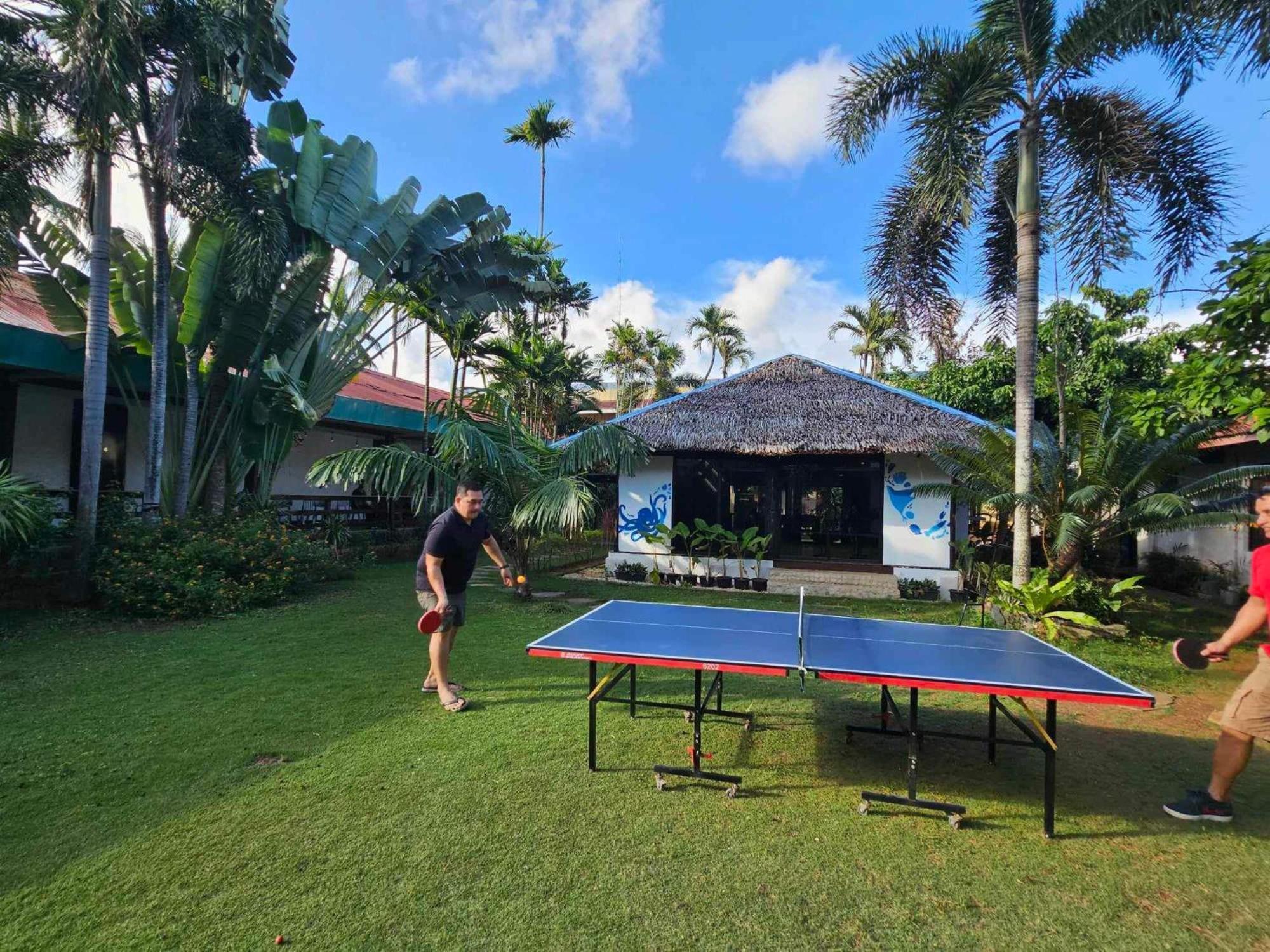 Reef Hostel Puerto Princesa Exterior photo